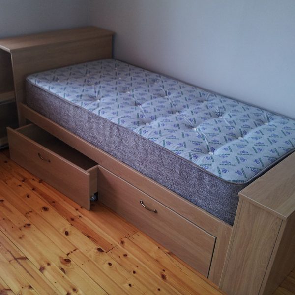 Kid’s Bed in Oak with Wheeled Drawers